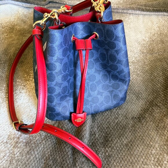 Rowan Bucket Bag In Signature Canvas - Picture 5 of 10